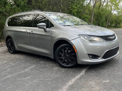 2017 Chrysler Pacifica Touring Plus