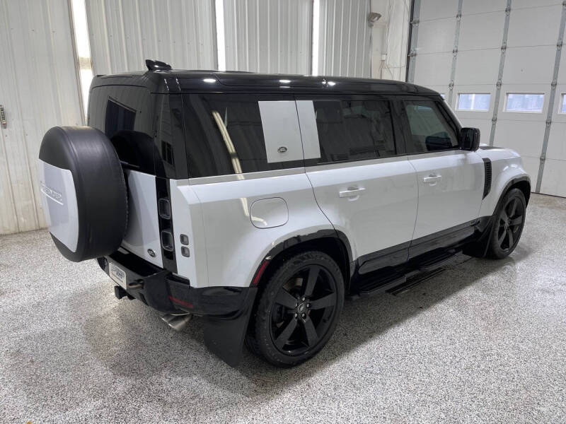 2022 Land Rover Defender 110 V8