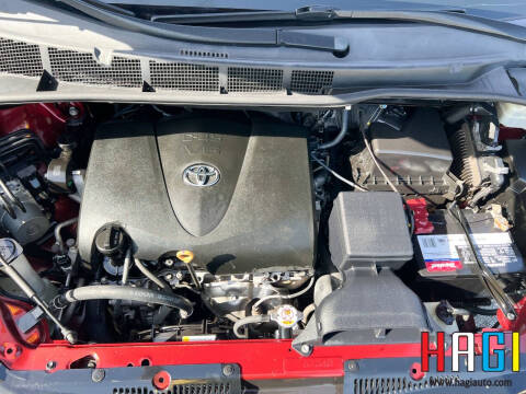 2017 Toyota Sienna SE 8-Passenger