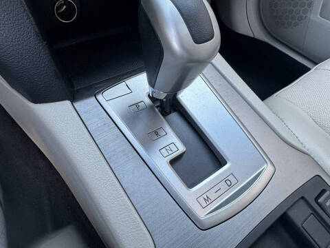2010 Subaru Outback 2.5i Limited