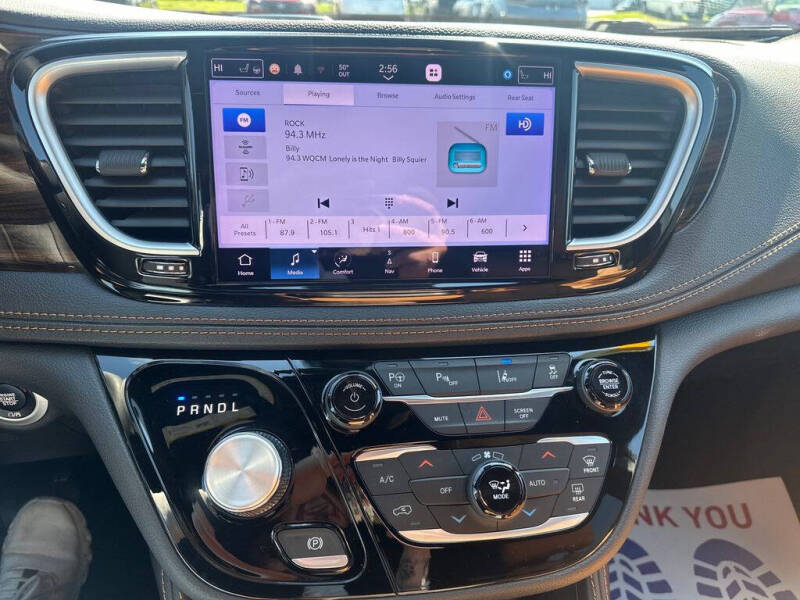 2023 Chrysler Pacifica Plug-In Hybrid Pinnacle