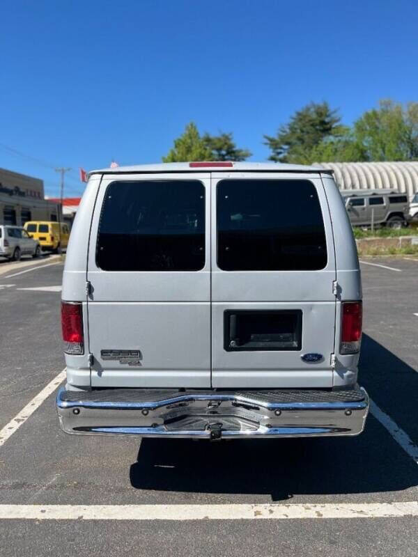 2008 Ford E-Series E-350 SD XLT