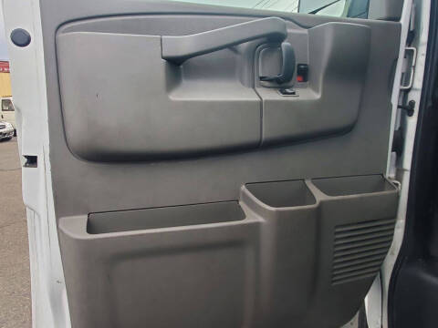 2023 Chevrolet Express 2500