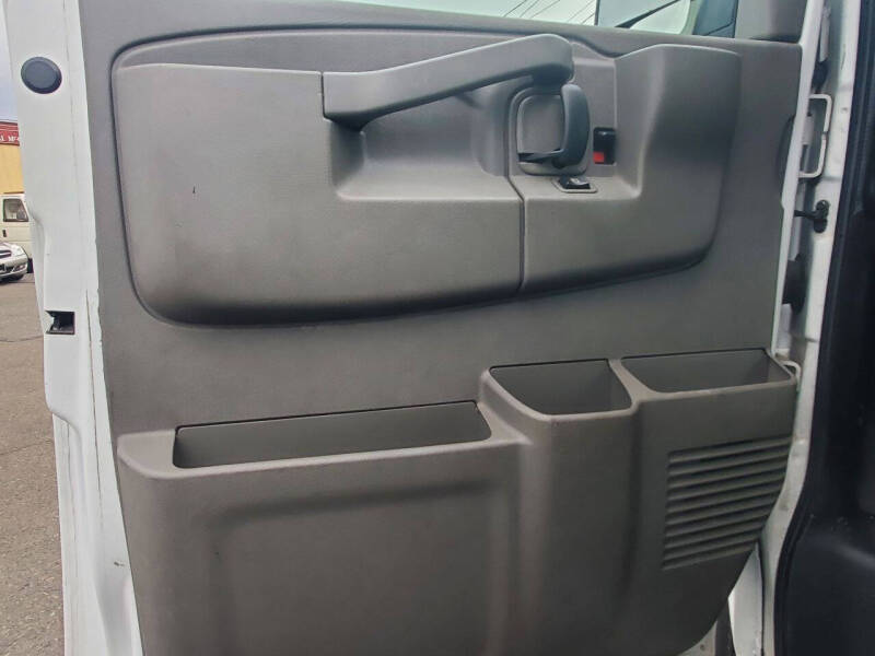 2023 Chevrolet Express 2500