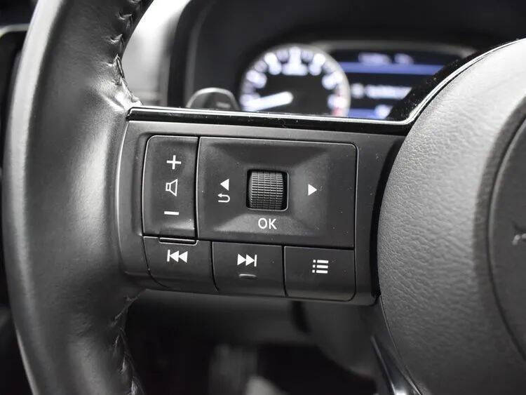 2023 Nissan Pathfinder SV