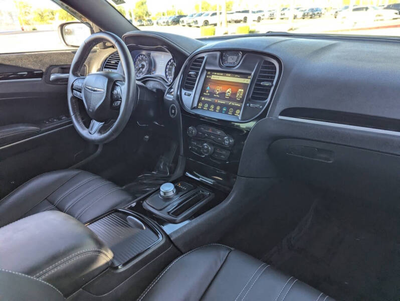 2022 Chrysler 300 S V6