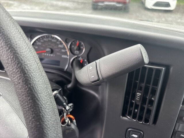 2025 Chevrolet Express 3500