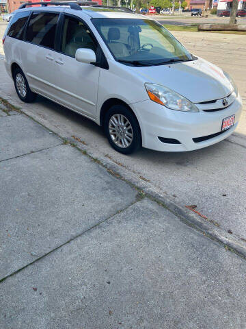 2008 Toyota Sienna for sale at BRAVO AUTO EXPORT INC in Harper Woods MI