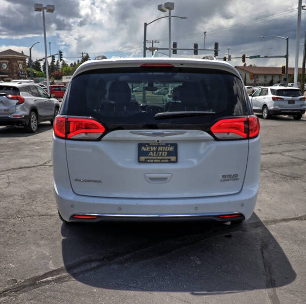 2020 Chrysler Pacifica Limited