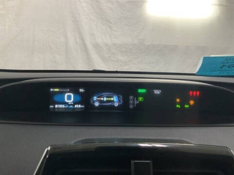 2022 Toyota Prius LE