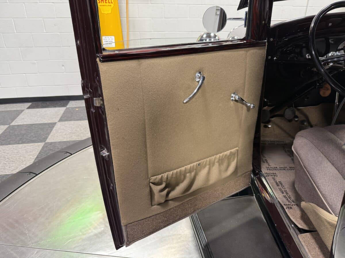 1932 Ford Model 18 33