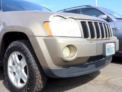 2005 Jeep Grand Cherokee Laredo