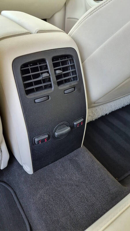 2012 Lincoln MKS