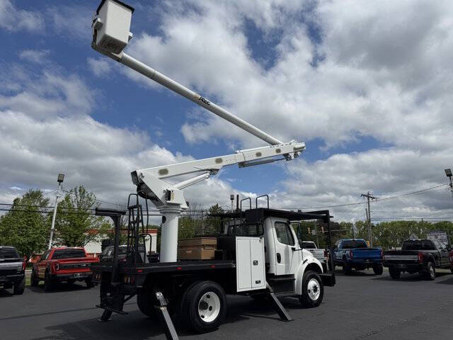2019 Freightliner M2 106