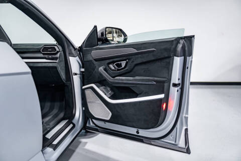 2024 Lamborghini Urus Performante