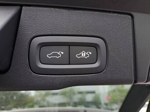 2026 Volvo XC60 T8 Plus