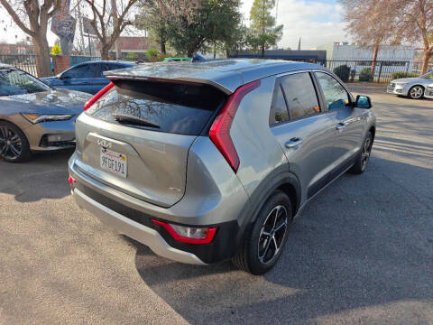 2023 Kia Niro LX