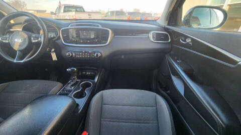 2017 Kia Sorento LX