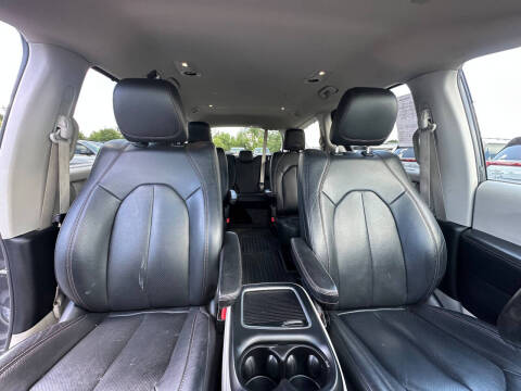 2020 Chrysler Pacifica Touring L Plus