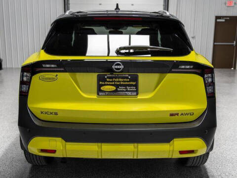 2025 Nissan Kicks SR