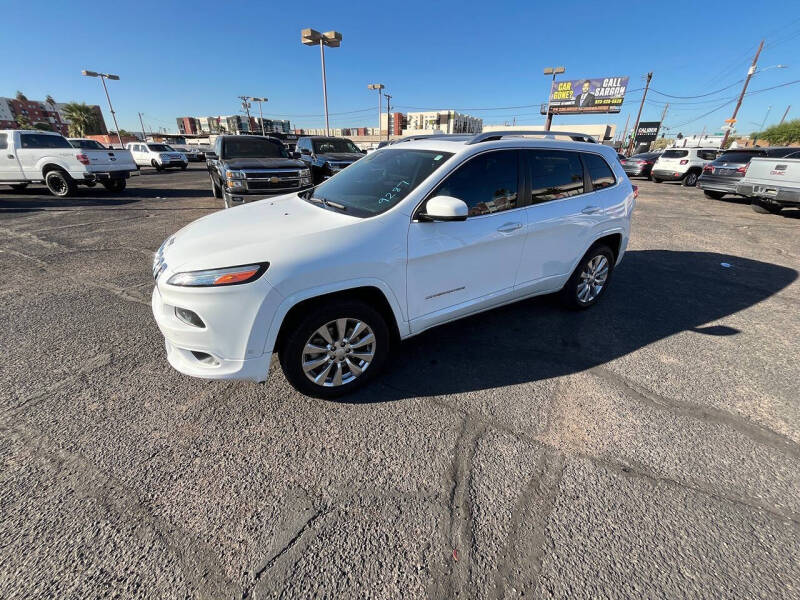 2017 Jeep Cherokee Overland's photo