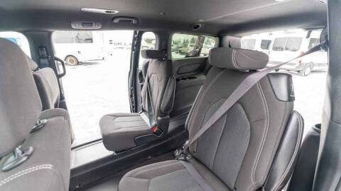 2024 Chrysler Pacifica Touring