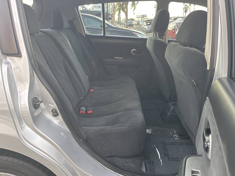 2012 Nissan Versa 1.8 S