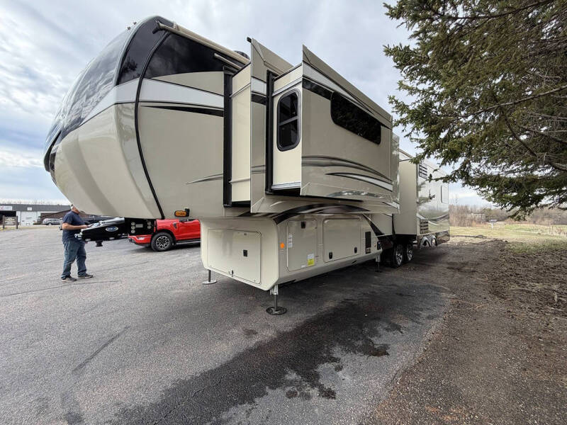 2023 Jayco Pinnacle
