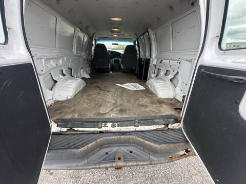 2004 Ford E-Series E-350 SD