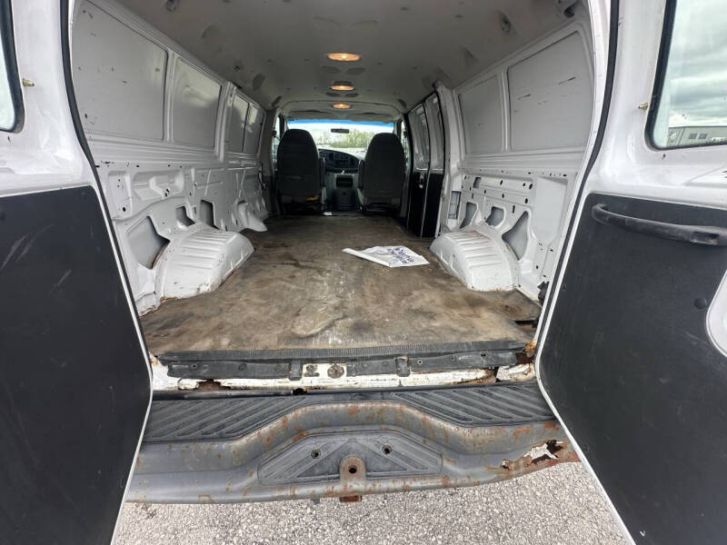 2004 Ford E-Series E-350 SD