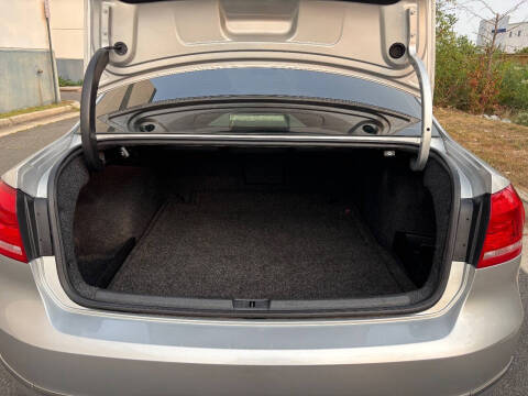 2012 Volkswagen Passat TDI SEL Premium