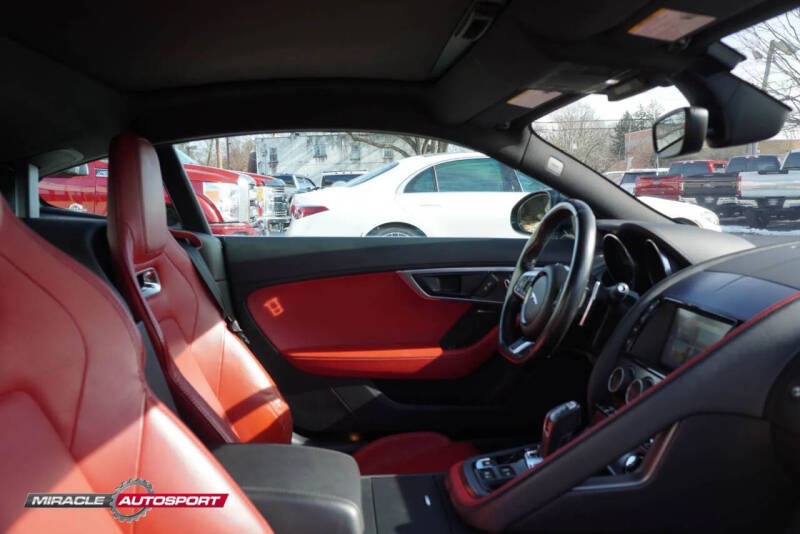 2018 Jaguar F-TYPE R-Dynamic