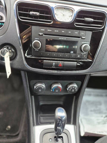 2011 Chrysler 200 LX