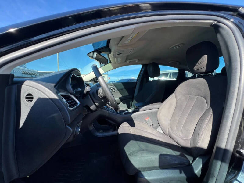 2017 Chrysler 200 Touring
