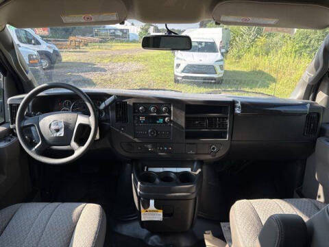 2025 GMC Savana 3500