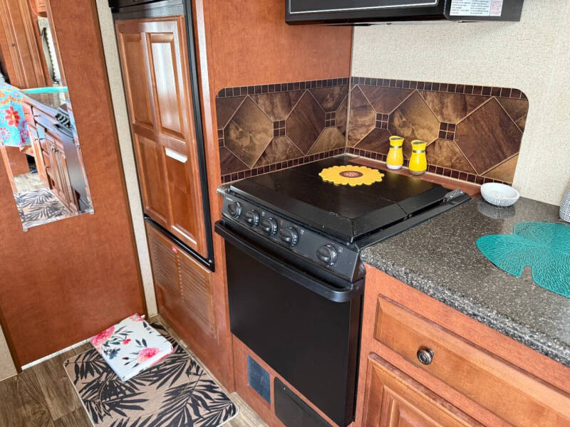 2018 Arctic Fox 22G Travel Trailer