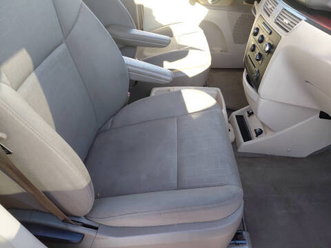 2009 Volkswagen Routan SE