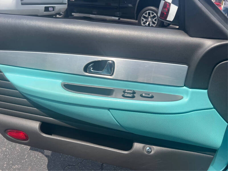 2002 Ford Thunderbird Deluxe