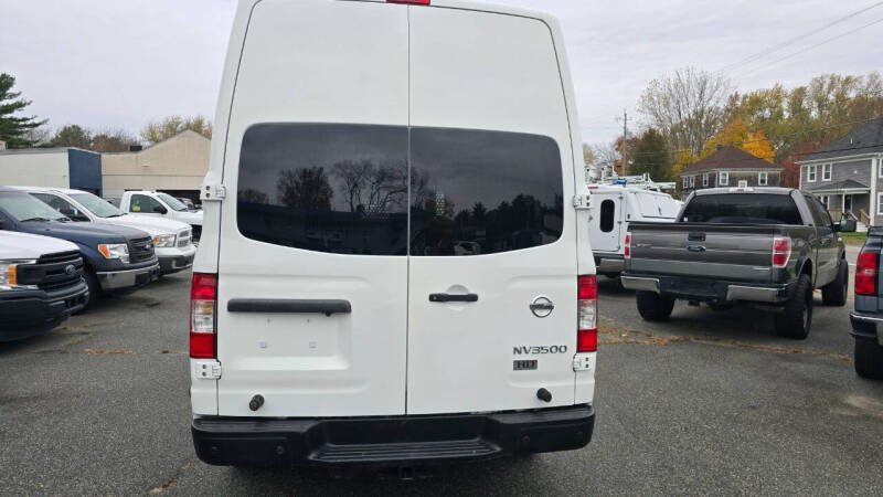 2015 Nissan NV 3500 HD SL