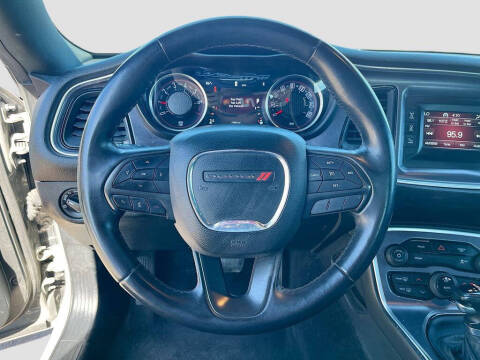 2017 Dodge Challenger SXT