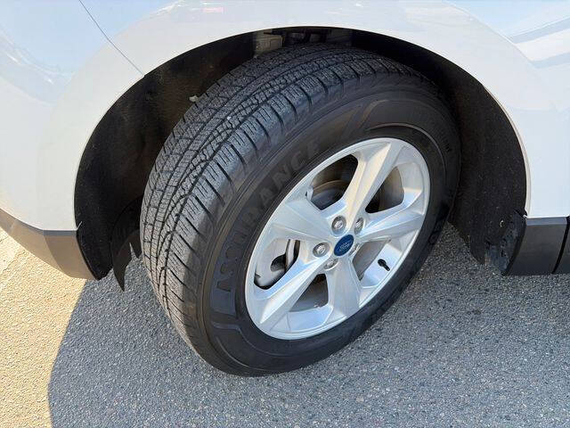 2022 Ford Edge SE