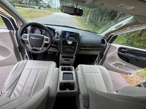 2014 Chrysler Town and Country Touring
