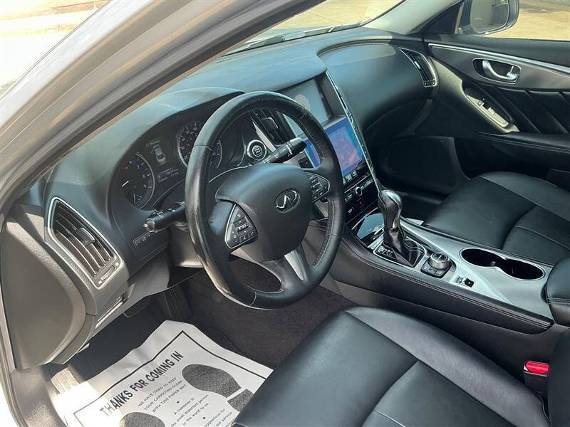 2015 Infiniti Q50