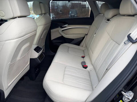 2019 Audi e-tron quattro Prestige