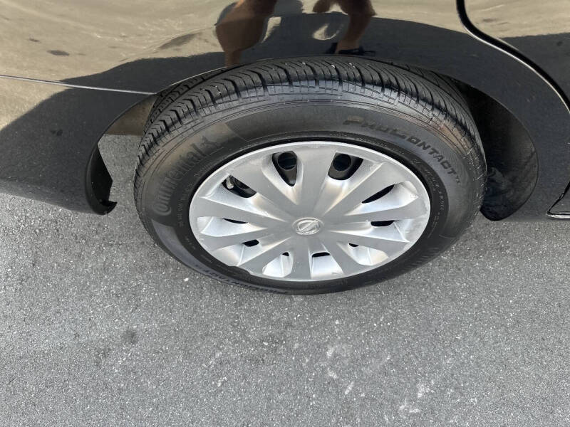 2014 Nissan Versa 1.6 S