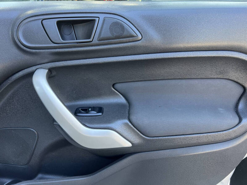 2012 Ford Fiesta SE