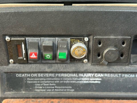 2010 TOMBERLIN E-MERGE GOLF CART