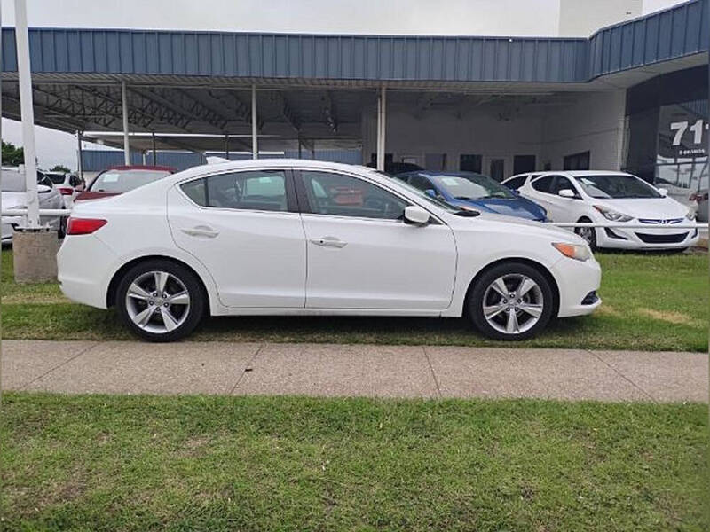 2013 Acura ILX 2.0L w/Premium