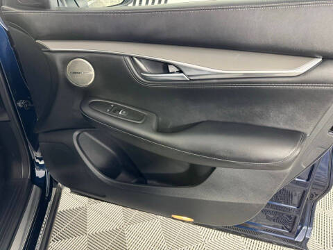 2023 Infiniti QX55 Essential