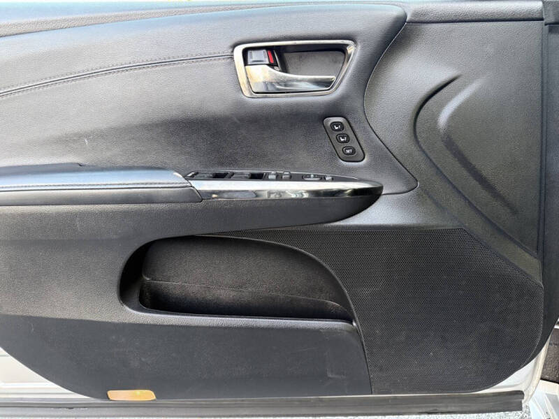 2013 Toyota Avalon Hybrid Limited